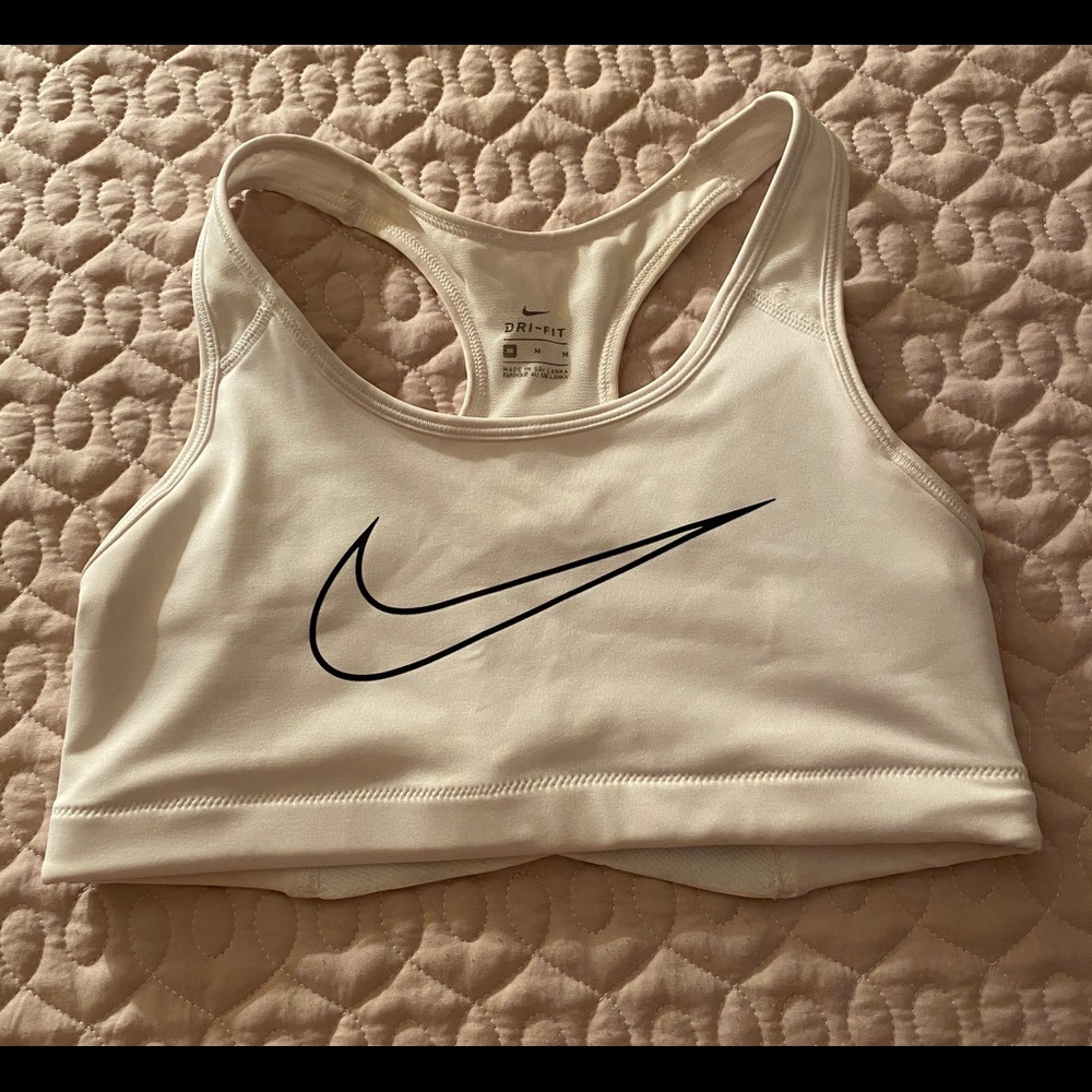 NWT Nike classic sports bra